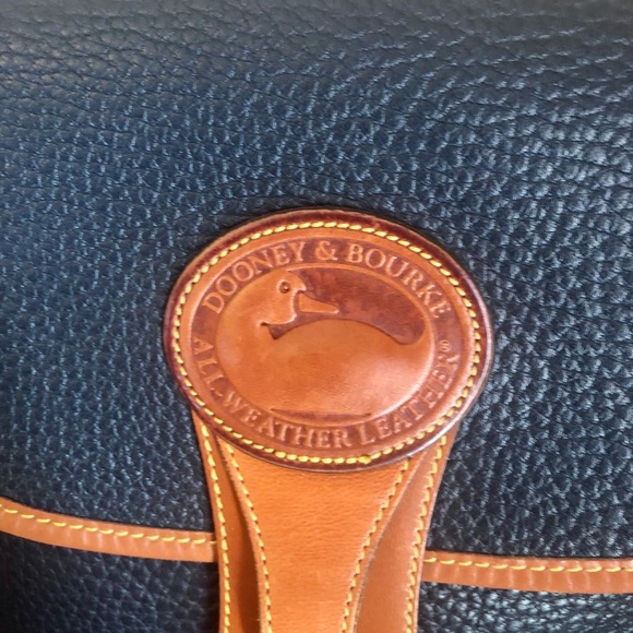 Vintage Dooney & Bourke Navy Blue Essex Bag - Picture 3 of 16
